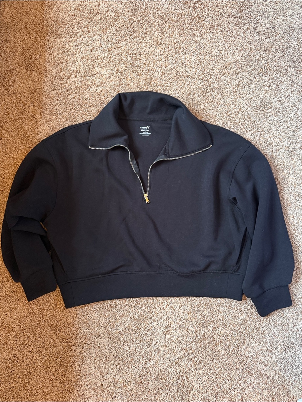 Old Navy Black Bounce Fleece Cropped Quarterzip - L